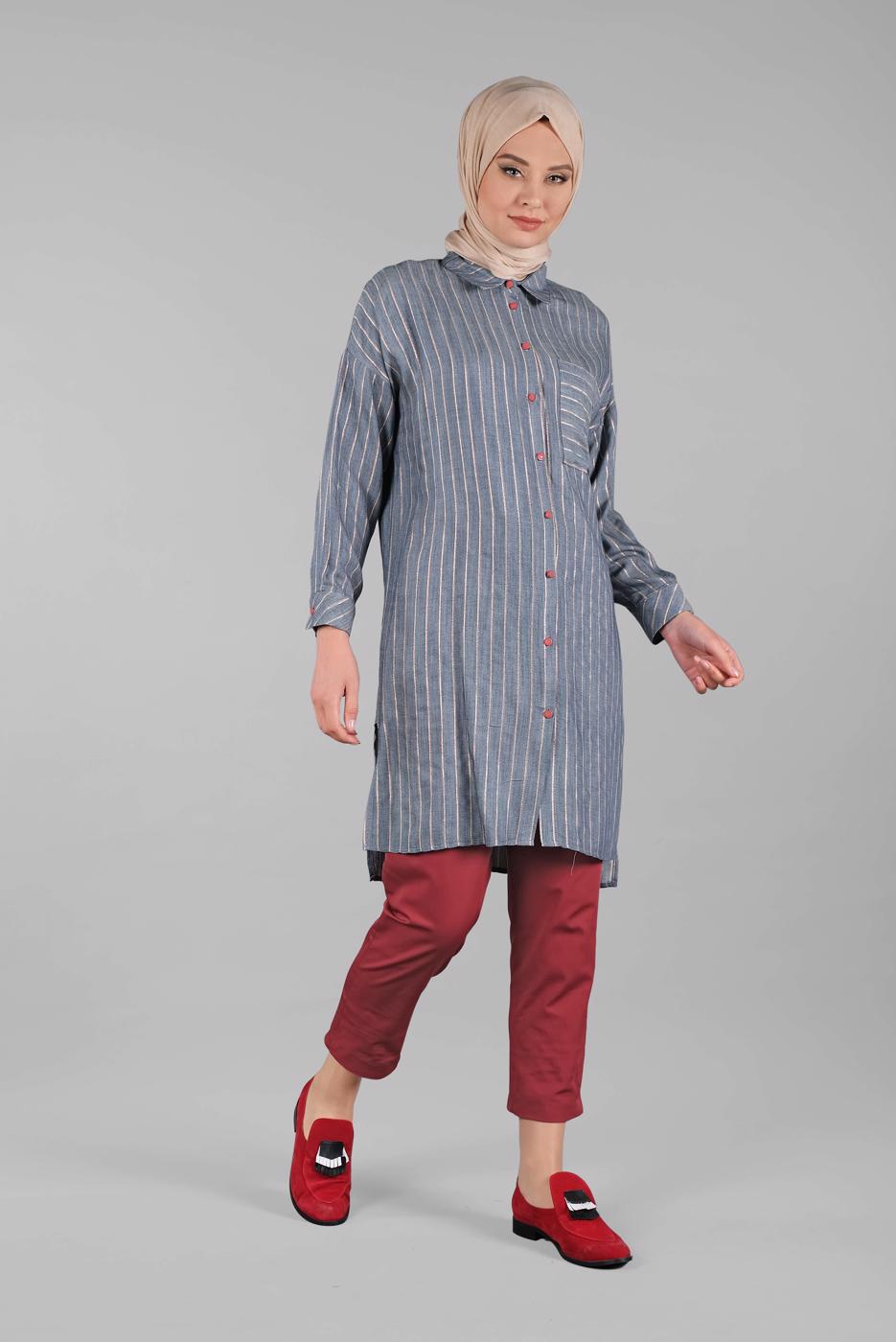 Tesettür giyim LACİVERT YANLARI YIRTMAÇLI ÇİZGİ DESENLİ PAMUKLU TUNİK 9526