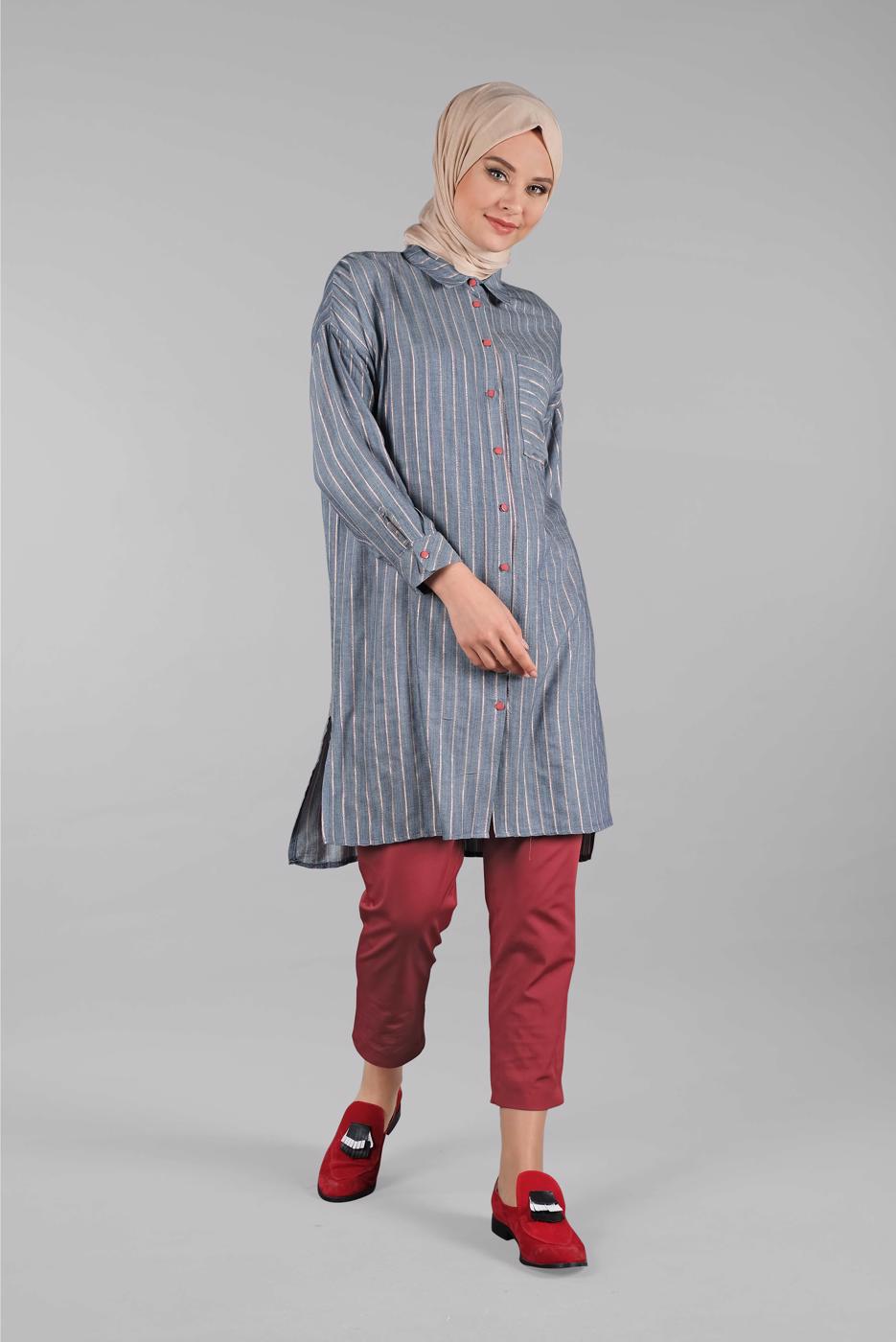 Tesettür giyim LACİVERT YANLARI YIRTMAÇLI ÇİZGİ DESENLİ PAMUKLU TUNİK 9526