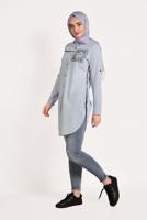 Tesettür giyim MAVİ NAKIŞ DETAYLI ÖNÜ DÜĞMELİ TUNİK 9729 