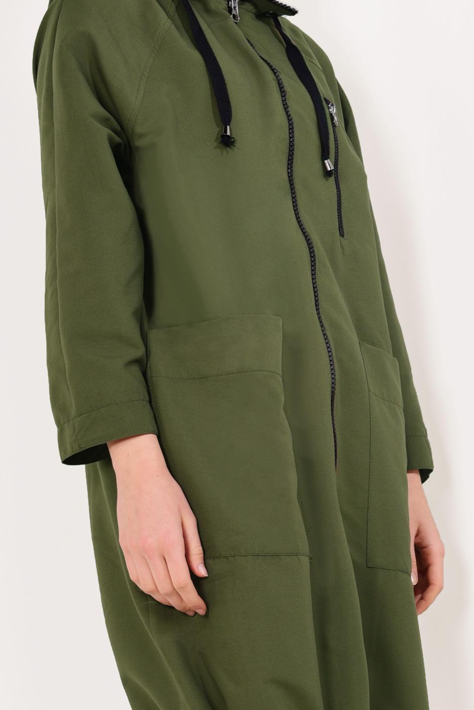 Tesettür giyim HAKİ FERMUARLI VE KAPÜŞONLU TRENÇKOT T 21044	