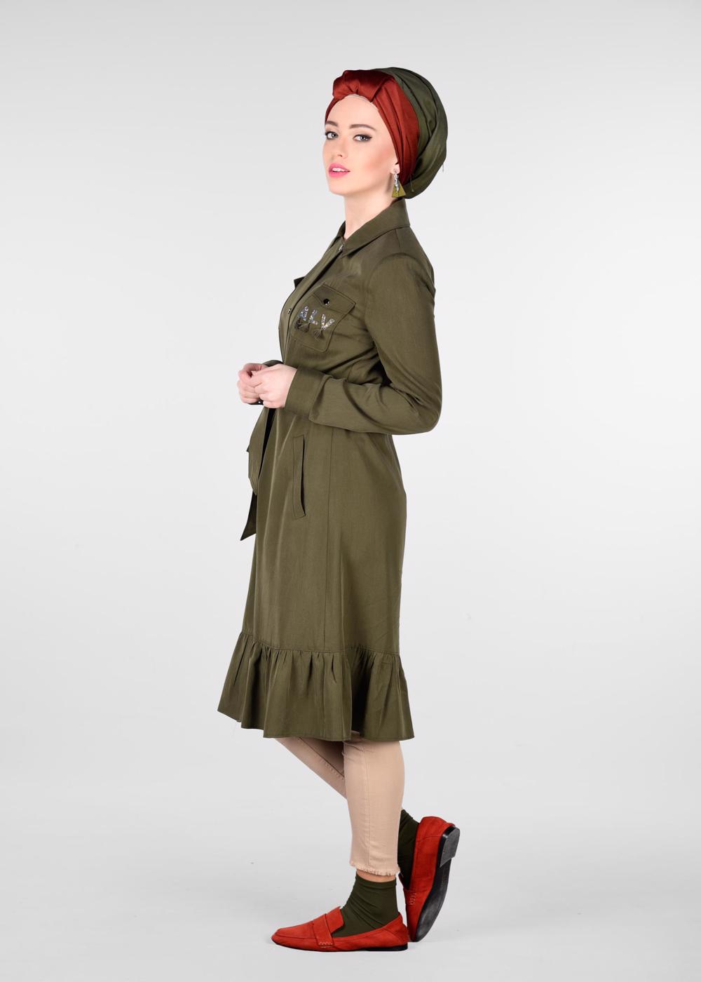 Tesettür giyim HAKİ ETEK UCU VOLANLI GİZLİ DÜĞMELİ TRENÇKOT 1201