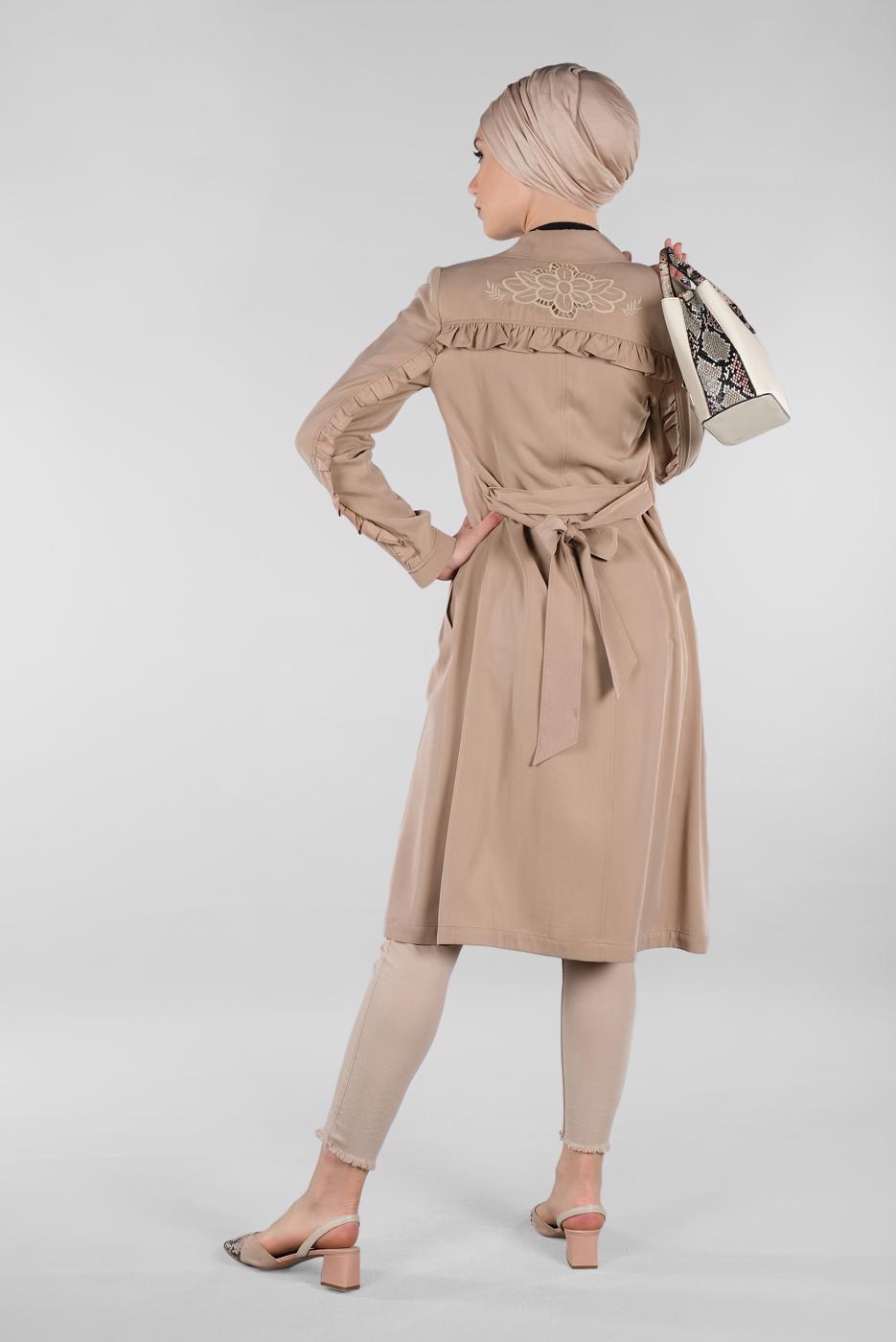 Tesettür giyim BEJ BELİ KUŞAKLI DÜĞMELİ TRENÇKOT 1206