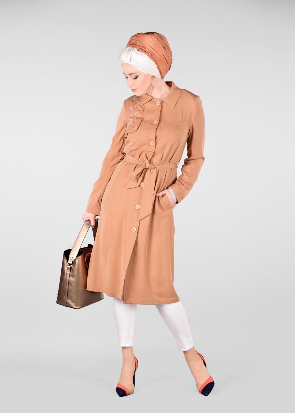 Tesettür giyim PUDRA BELİ KUŞAKLI DÜĞMELİ TRENÇKOT 1206