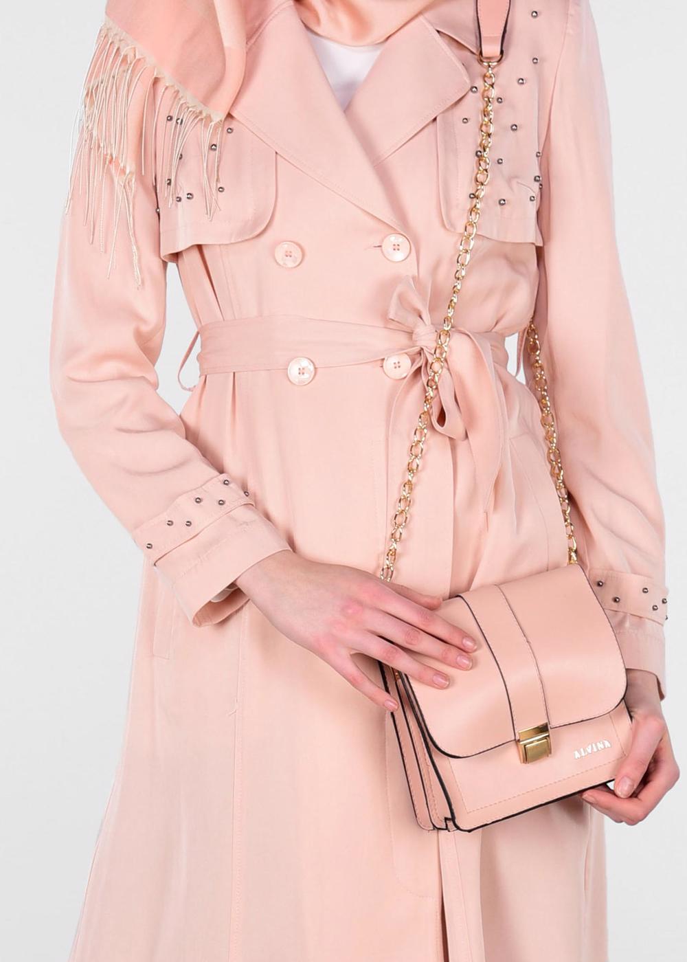 Tesettür giyim PUDRA İNCİ DETAYLI KUŞAKLI TRENÇKOT 1207	