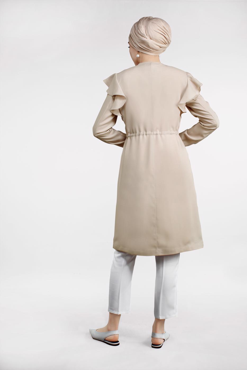 Tesettür giyim BEJ OMUZLARI FIRFIRLI İNCİ DETAYLI TRENÇKOT 1211