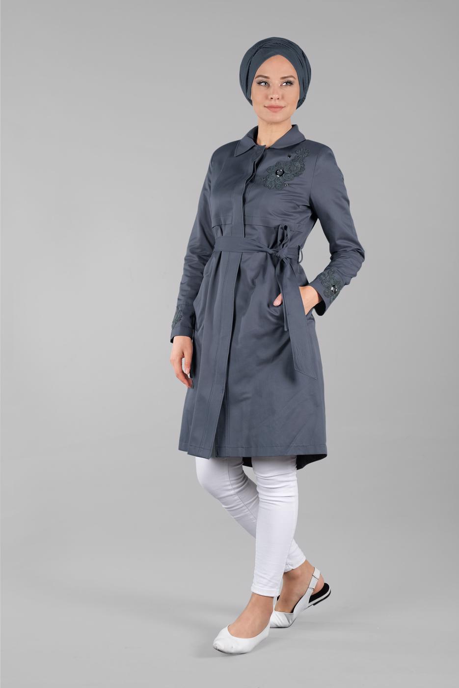 Tesettür giyim GRİ GİZLİ DÜĞMELİ İŞLEME DETAYLI TRENÇKOT 1221 