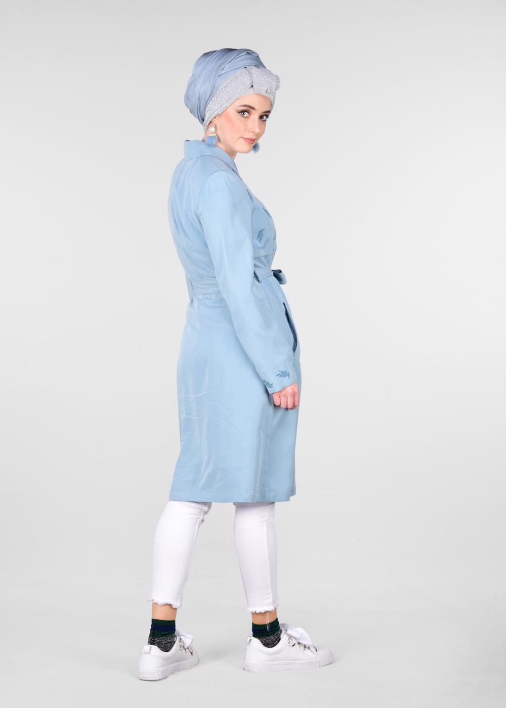Tesettür giyim MAVİ YAPRAK BASKILI FERMUARLI TRENÇKOT T 1242