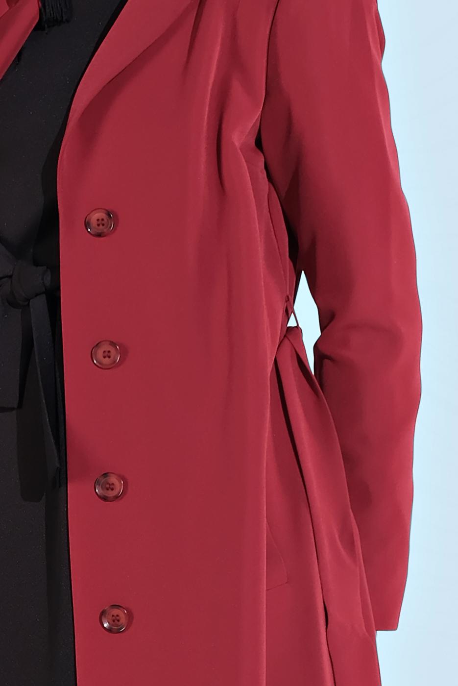 Tesettür giyim KIRMIZI KUŞAKLI DÜĞMELİ TRENÇKOT 1404