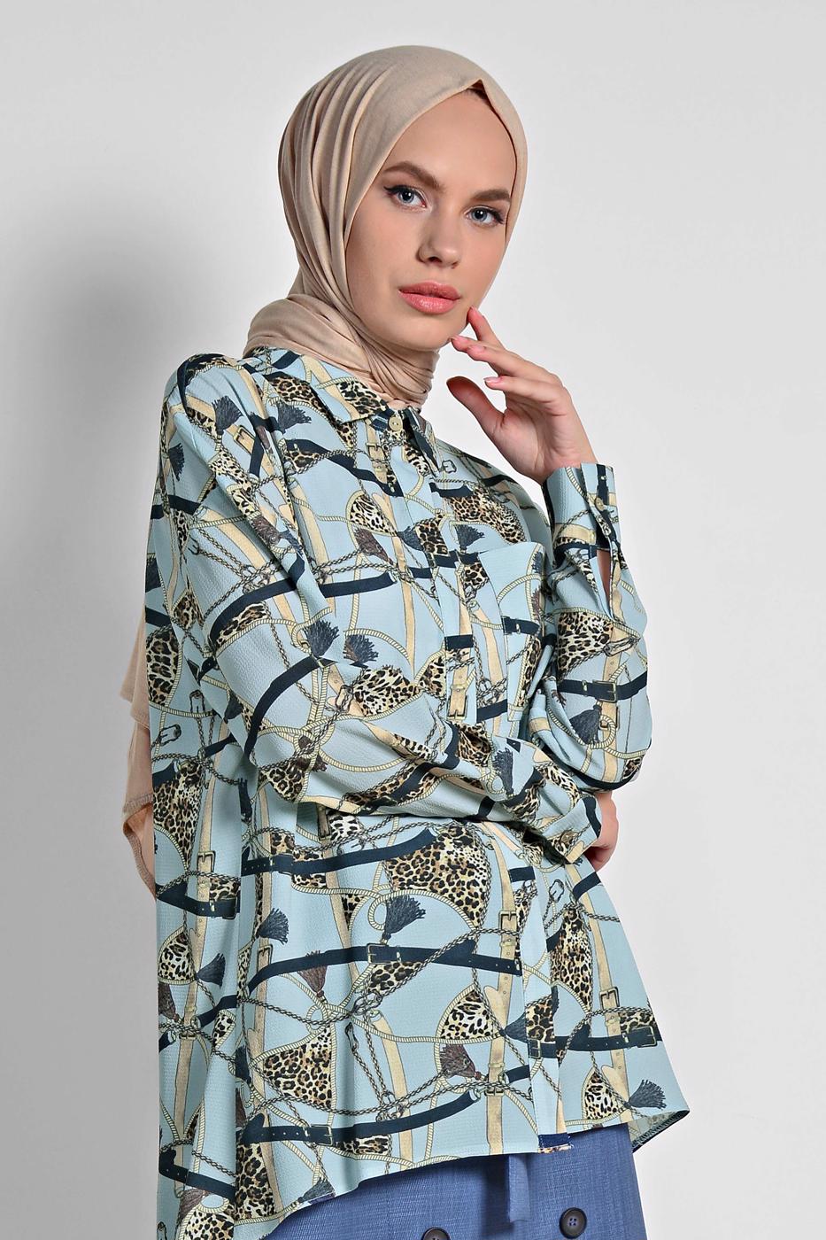 Tesettür giyim MAVİ ALVİNA ETEK UCU VOLANLI MİX DESENLİ BLUZ 4116