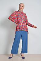 Tesettür giyim KIRMIZI ALVİNA ETEK UCU VOLANLI MİX DESENLİ BLUZ 4116