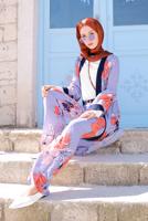 Tesettür giyim MOR ÇİÇEK DESENLİ İKİLİ PANTOLONLU TAKIM 4923	