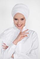 Tesettür giyim BEYAZ ALVİNA YAKA KISMI FIRFIR DETAYLI TUNİK 4399