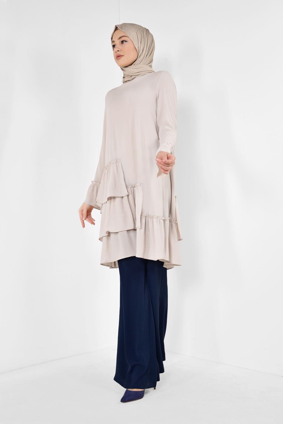 Tesettür giyim EKRU ALVİNA YANLARI FIRFIRLI TUNİK 4850