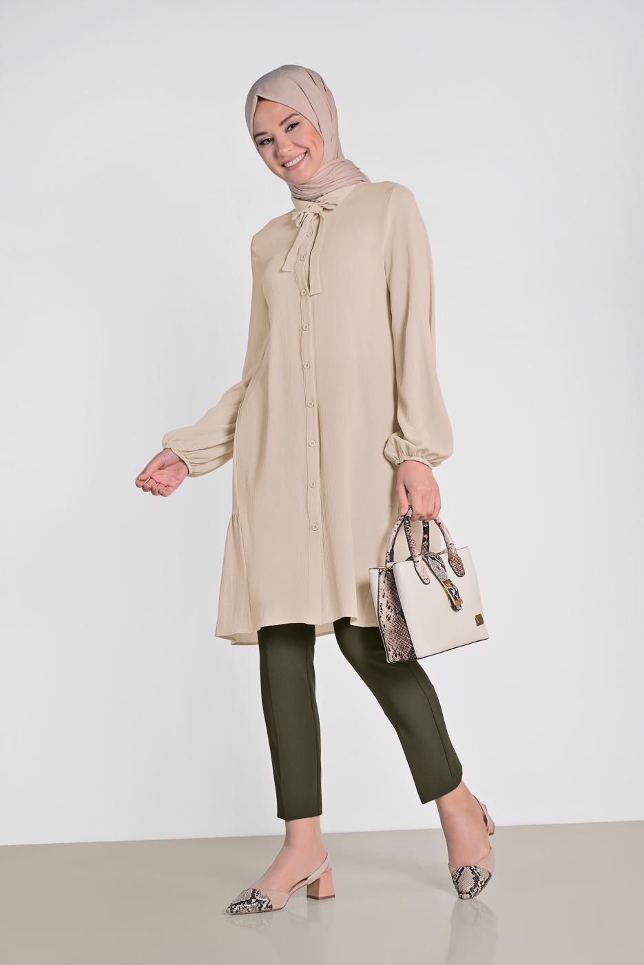 Tesettür giyim EKRU ALVİNA ARKASI BÜZGÜLÜ TUNİK 4851