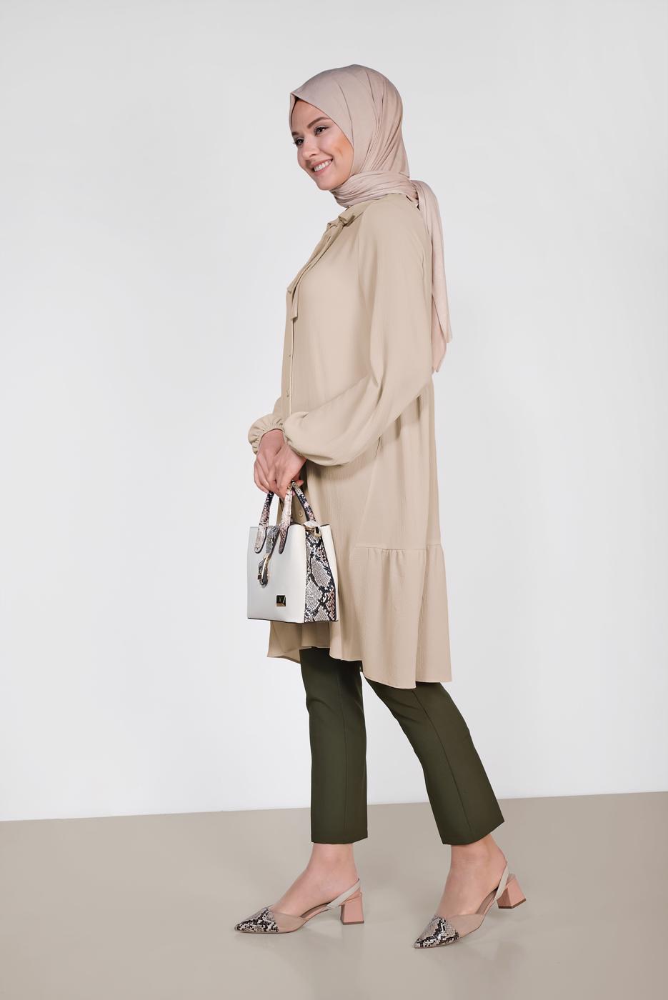 Tesettür giyim EKRU ALVİNA ARKASI BÜZGÜLÜ TUNİK 4851