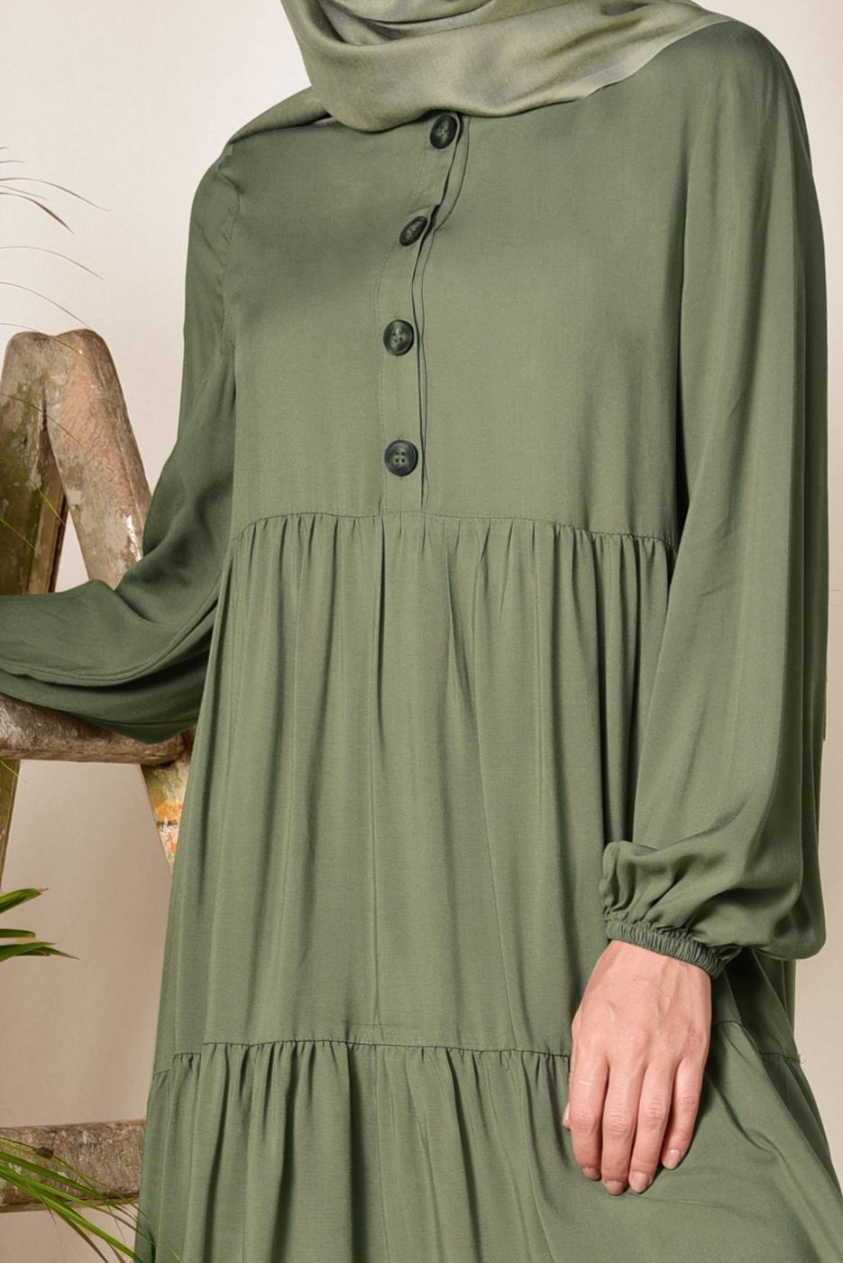 Tesettür giyim HAKİ ALVİNA ÖNÜ DÜĞMELİ BÜZGÜLÜ TUNİK 4868