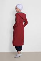 Tesettür giyim KIRMIZI ALVİNA BELİ BÜZGÜ BAĞCIKLI KAPÜŞONLU TRENÇKOT 1410