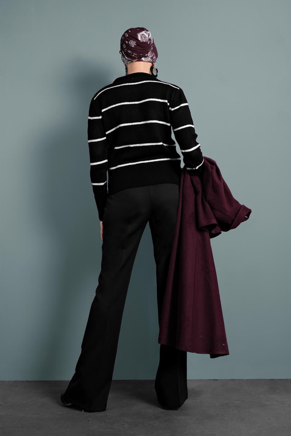 Tesettür giyim SİYAH ÇİZGİ DESENLİ KAZAK 1416