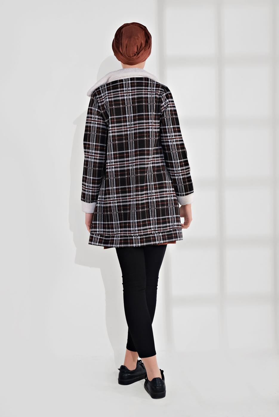 Tesettür giyim SİYAH YAKASI VE MANŞETLERİ POLARLI EKOSE CEKET 0165 