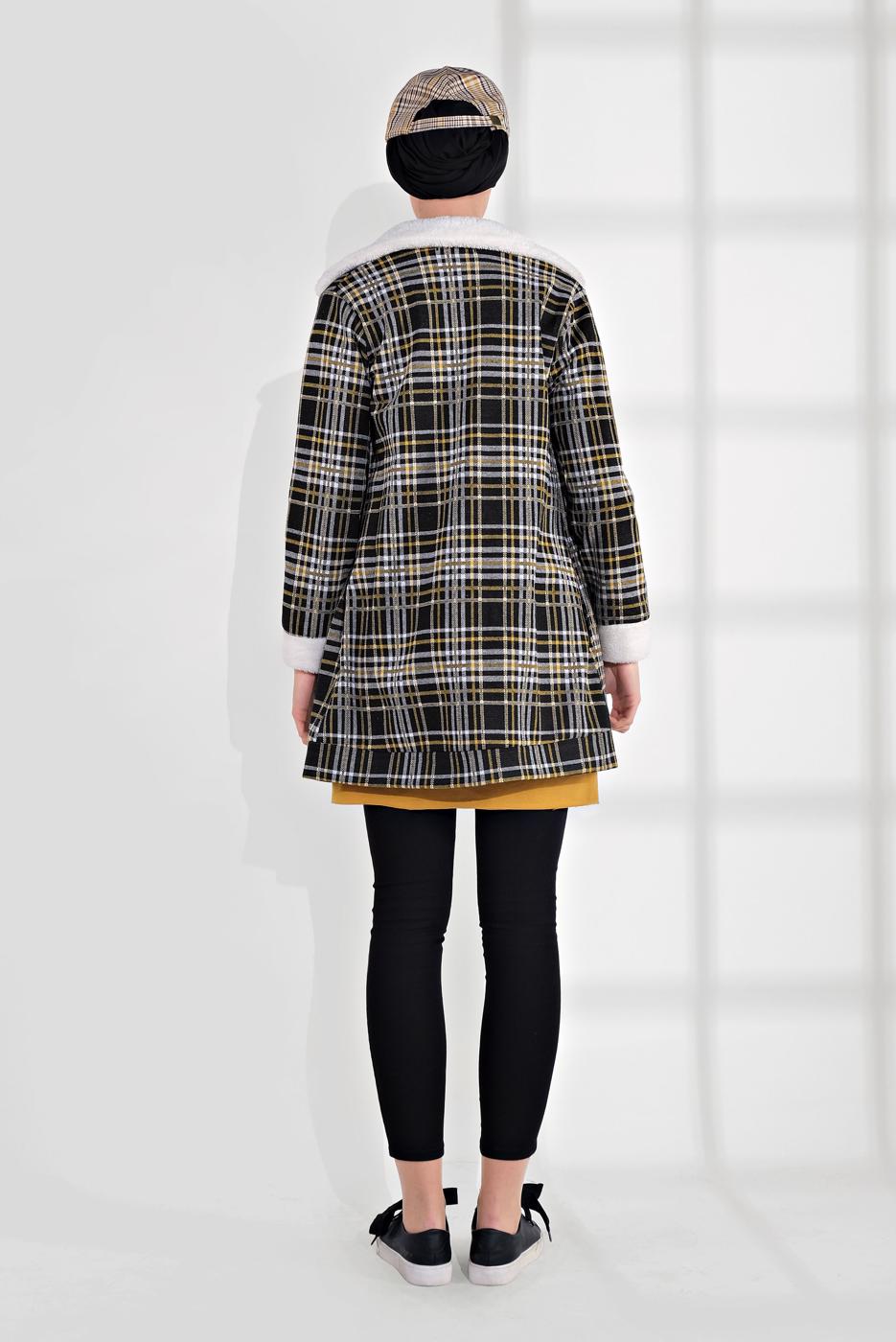 Tesettür giyim SİYAH YAKASI VE MANŞETLERİ POLARLI EKOSE CEKET 0165 