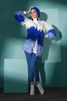 Tesettür giyim KREM SAÇAKLI TRİKO HIRKA 4201