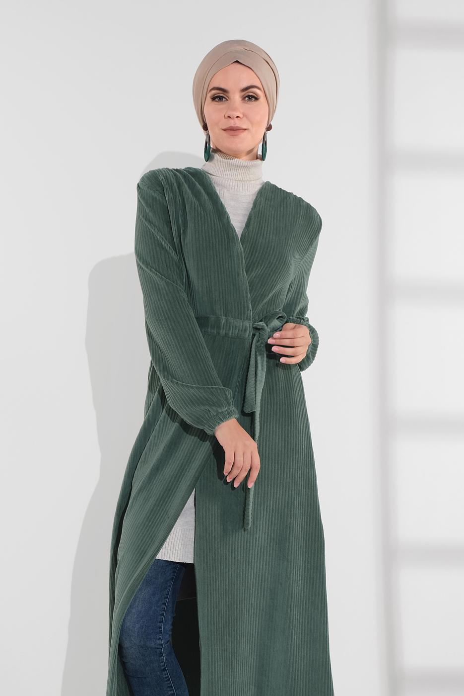 Tesettür giyim YEŞİL PAMUKLU BELDEN BAĞLAMALI FİTİLLİ KADİFE CEKET 7405