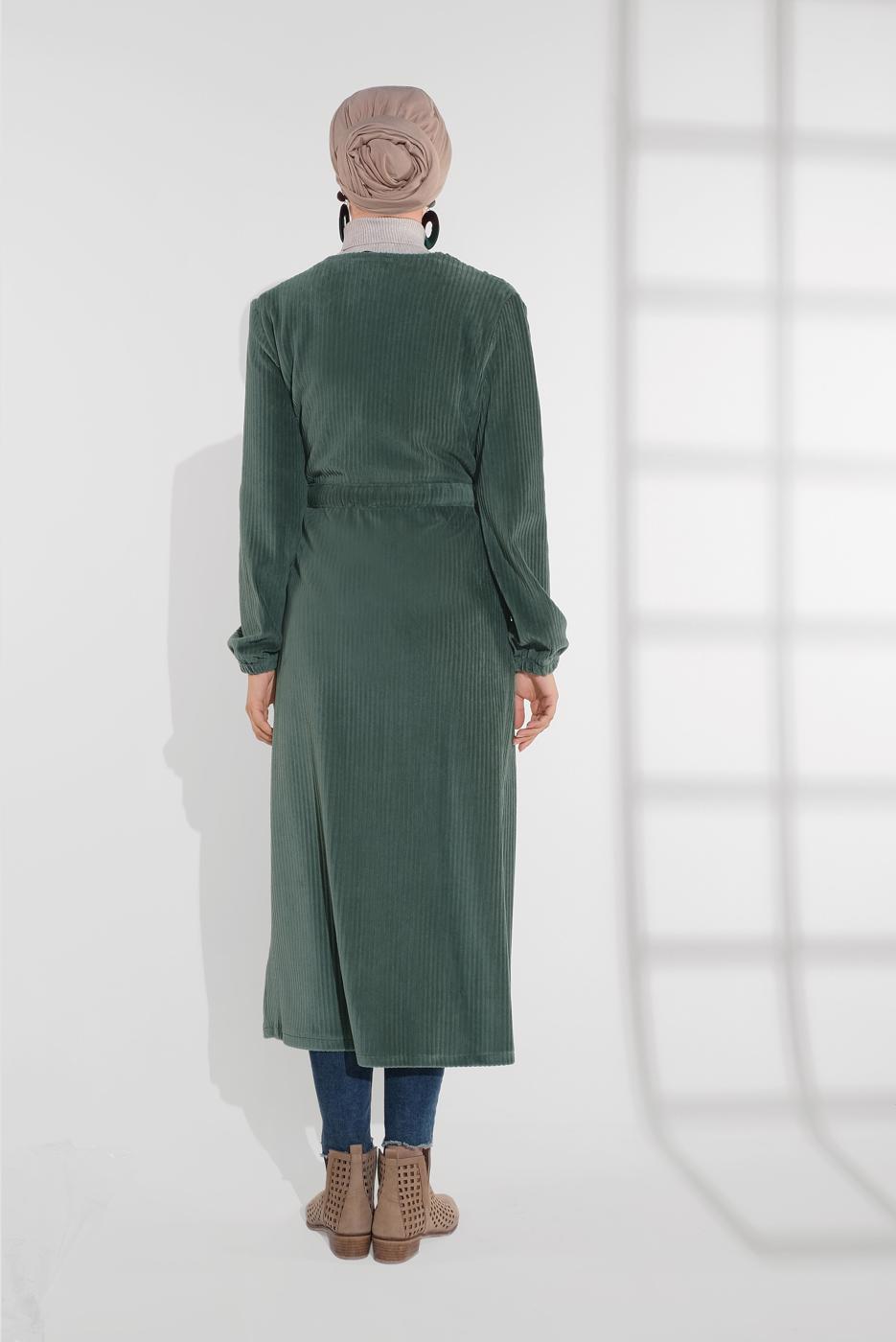 Tesettür giyim YEŞİL PAMUKLU BELDEN BAĞLAMALI FİTİLLİ KADİFE CEKET 7405