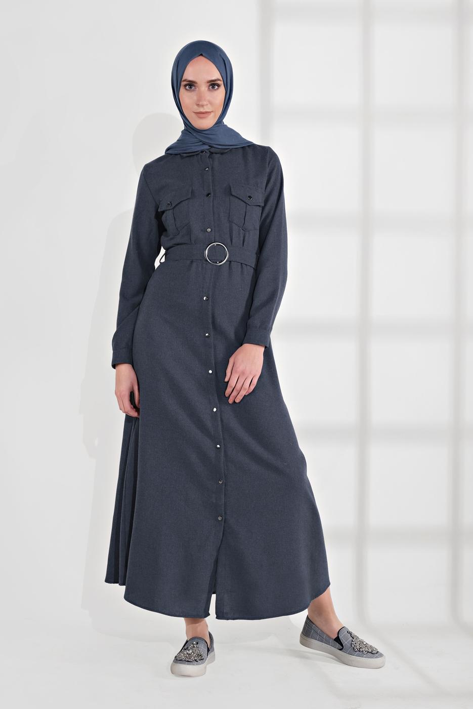 Tesettür giyim LACİVERT DÜĞMELİ CEPLİ VE BELİ KEMERLİ ELBİSE 825