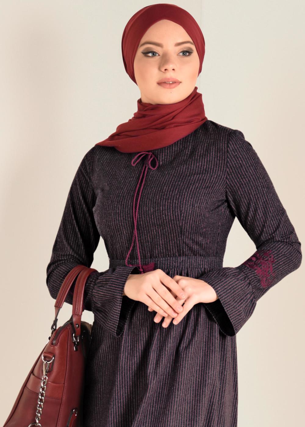 Tesettür giyim SİYAH BAĞCIKLI NAKIŞLI ELBİSE 4680