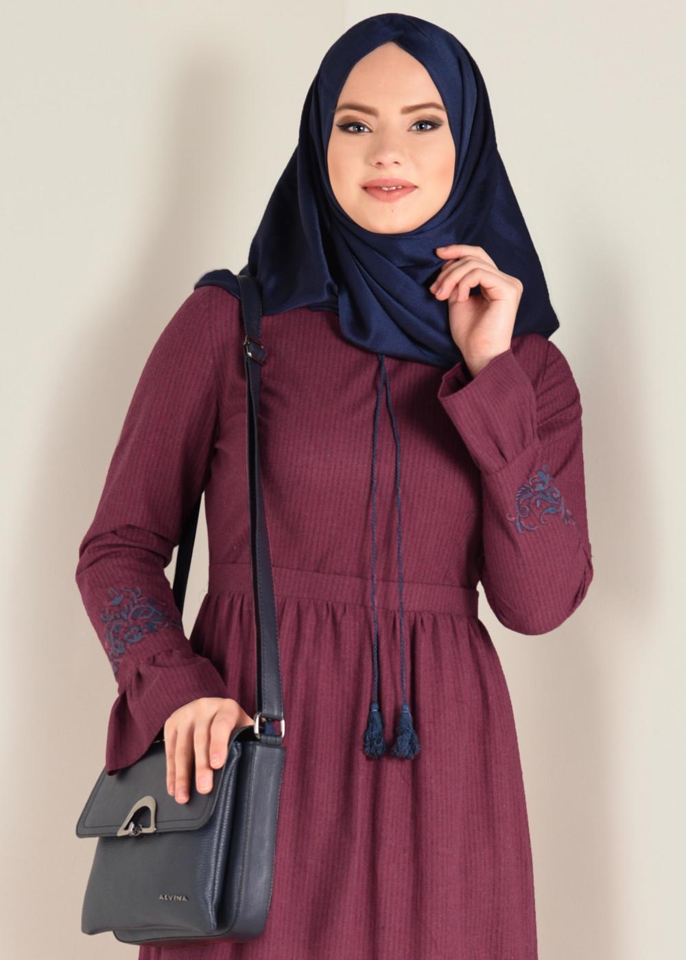 Tesettür giyim KIRMIZI BAĞCIKLI NAKIŞLI ELBİSE 4680