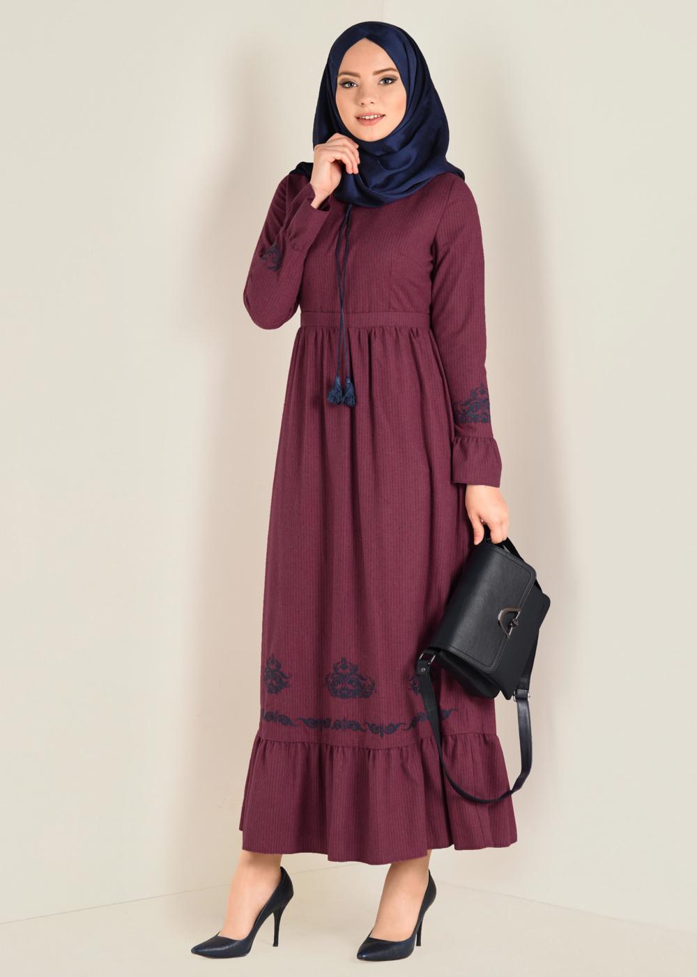 Tesettür giyim KIRMIZI BAĞCIKLI NAKIŞLI ELBİSE 4680