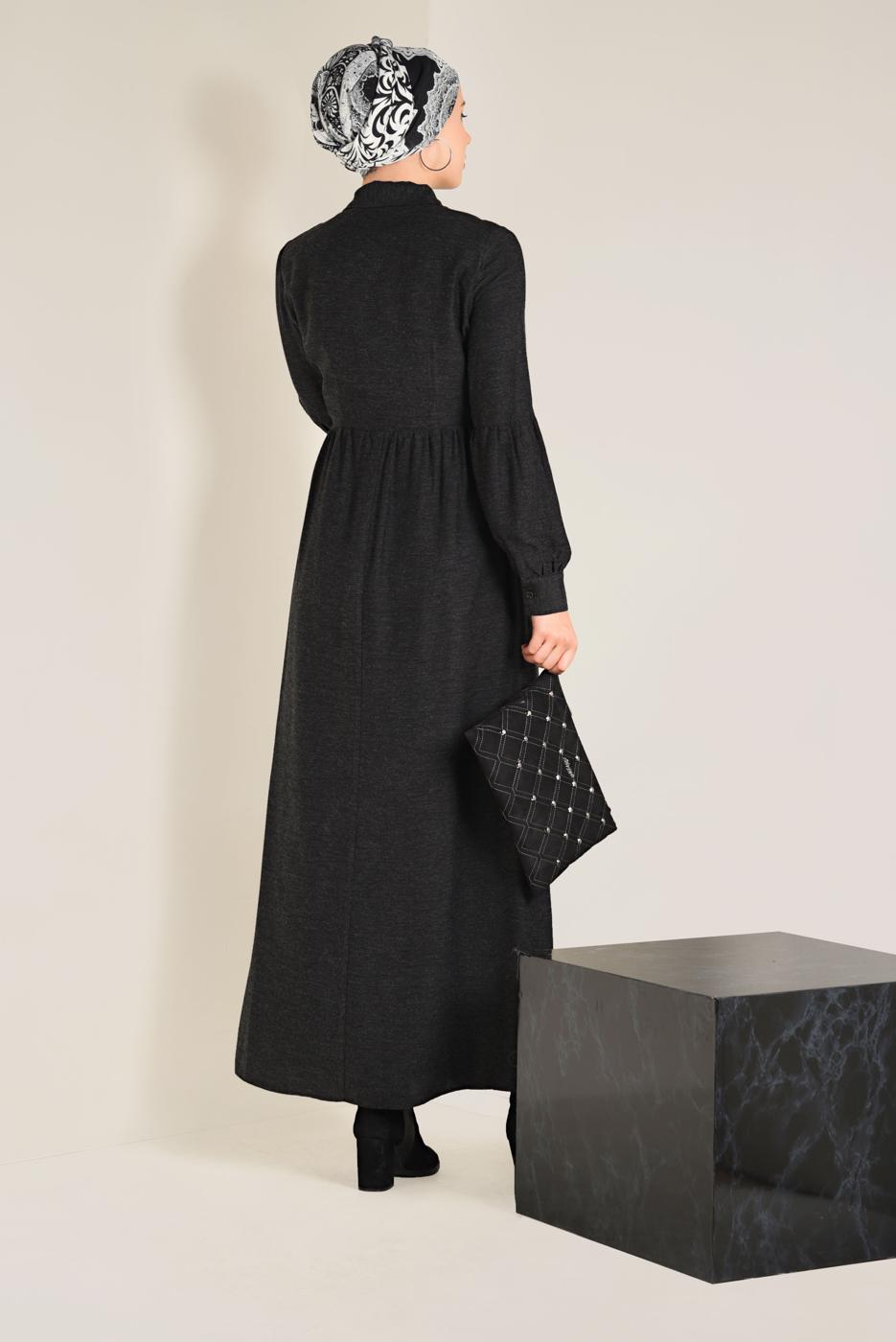 Tesettür giyim SİYAH DÜĞMELİ ELBİSE 4745 