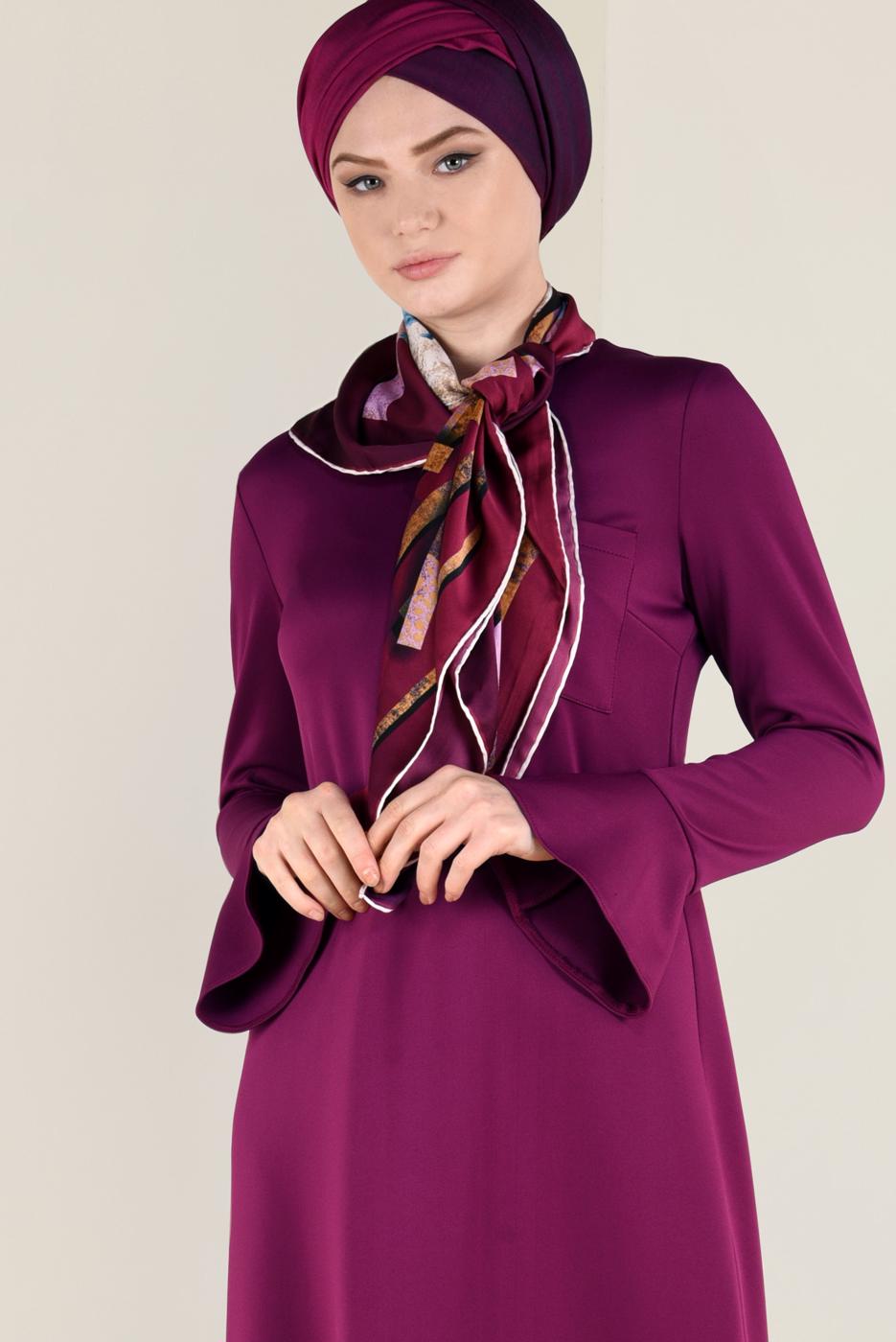 Tesettür giyim MOR KOLLARI VE ETEK UCU VOLANLI ELBİSE 4805