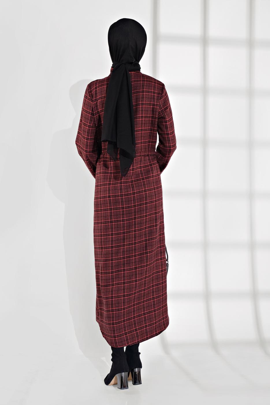 Tesettür giyim BORDO BELİ BÜZGÜLÜ EKOSE DESENLİ ELBİSE 5355