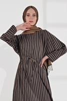 Tesettür giyim VİZON BELİ BÜZGÜLÜ ÇİZGİLİ ELBİSE 5904