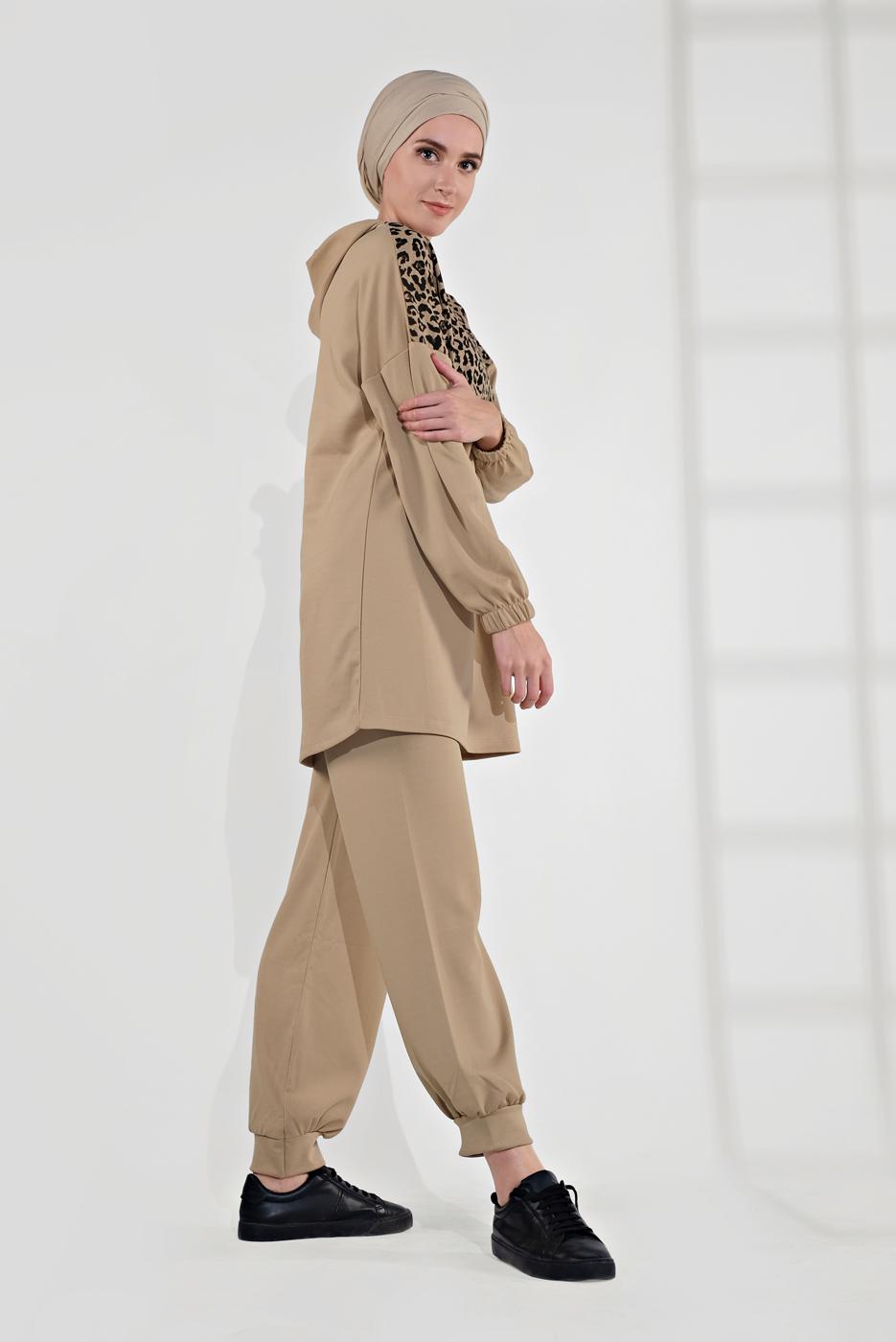 Hijab clothing BEIGE ANIMAL PRINT TRACKSUIT 9855