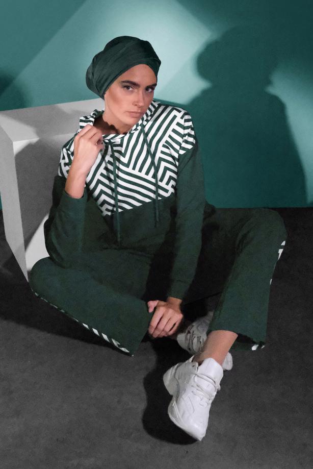 Tesettür giyim  GRAFİK DESENLİ PAMUKLU 2&prime;Lİ EŞOFMAN TAKIMI 7809 - TRENDTESETTÜR