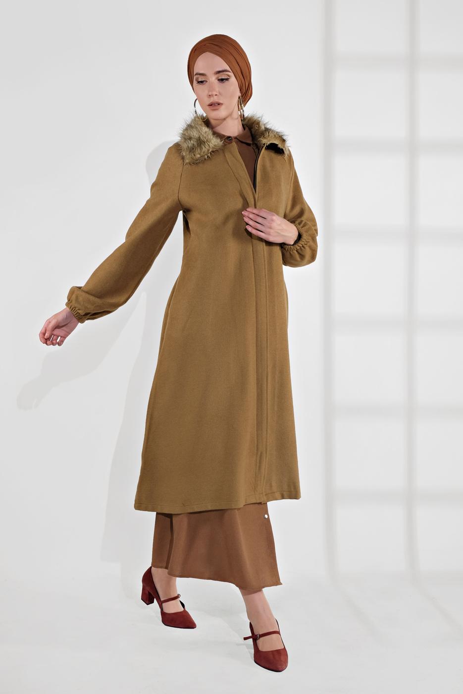 Tesettür giyim TURUNCU YAKASI KÜRK DETAYLI FERMUARLI KAŞE KABAN 1705 