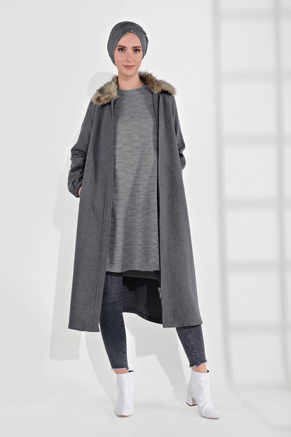 Tesettür giyim GRİ YAKASI KÜRK DETAYLI FERMUARLI KAŞE KABAN 1705 