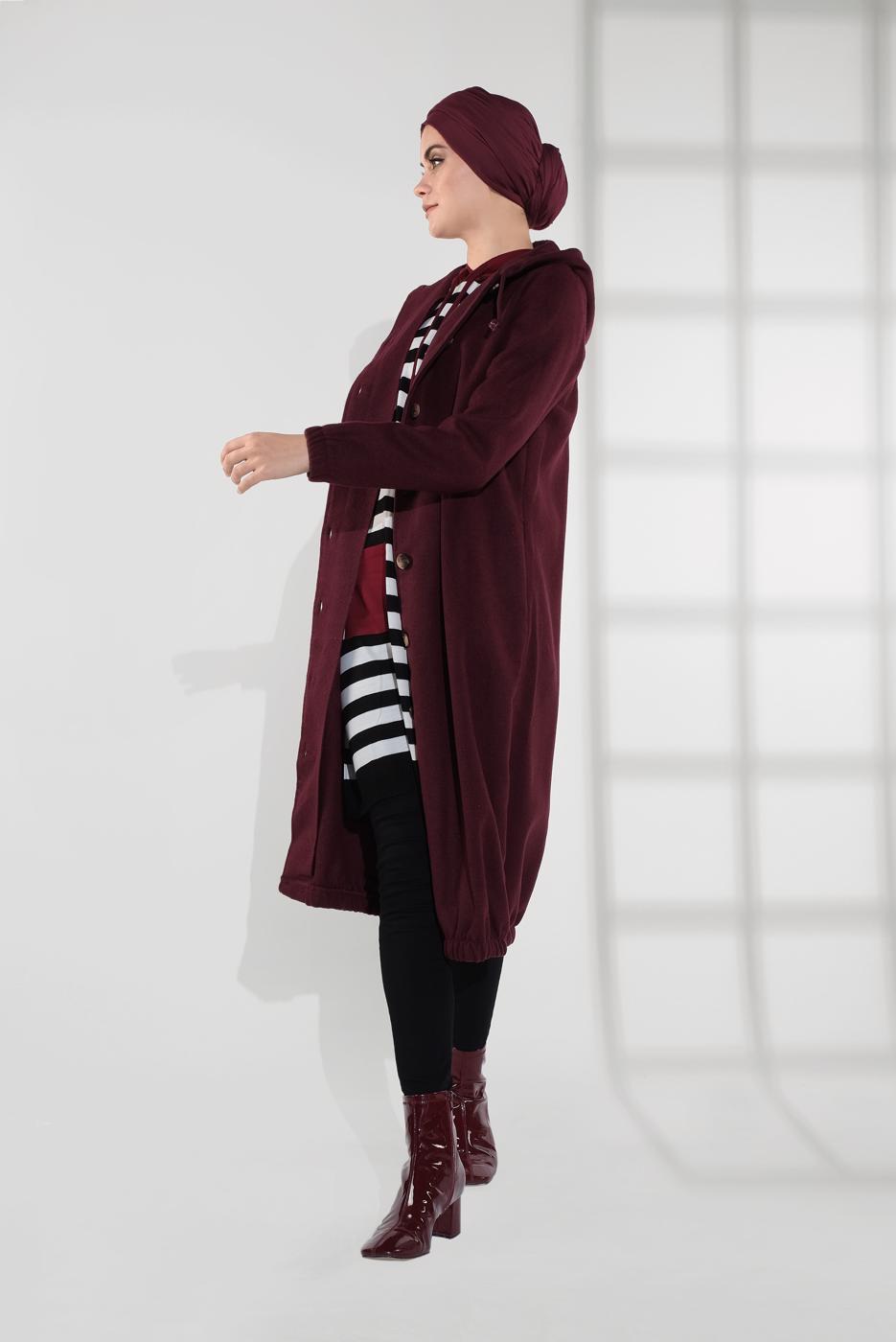Tesettür giyim BORDO DÜĞMELİ KAPÜŞONLU KAŞE KABAN 3945 