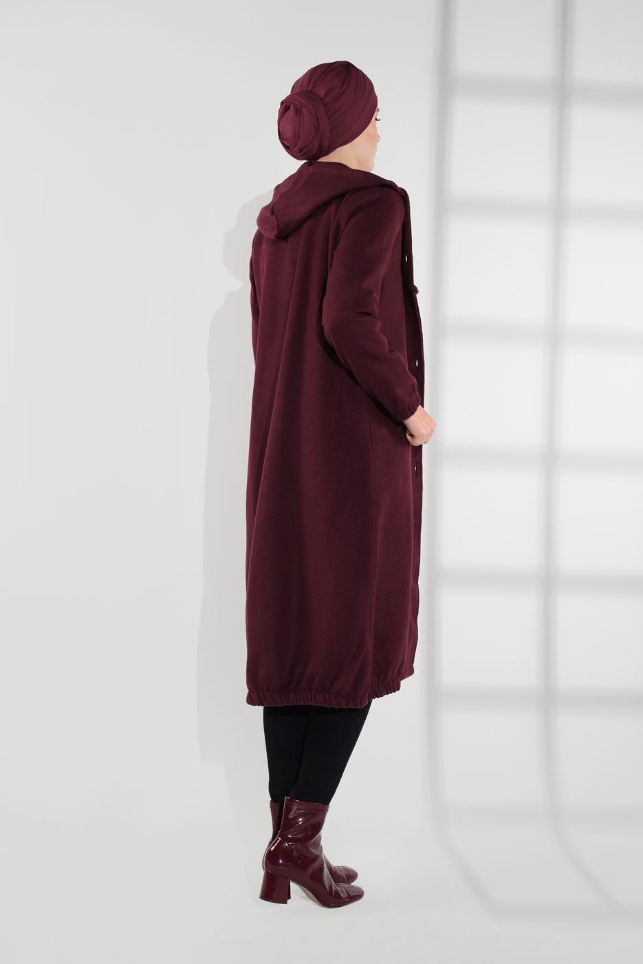 Tesettür giyim BORDO DÜĞMELİ KAPÜŞONLU KAŞE KABAN 3945 