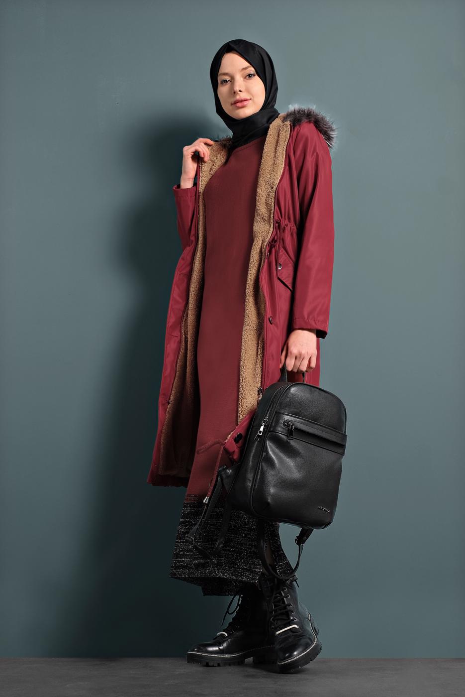 Vêtements hijab ROUGE BORDEAUX MANTEAU DE FOURRURE À TAILLE-BOUILLONNÉE AVEC CAPUCHE 5021 