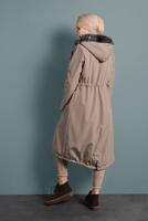 Vêtements hijab BEIGE MANTEAU DE FOURRURE À TAILLE-BOUILLONNÉE AVEC CAPUCHE 5021 