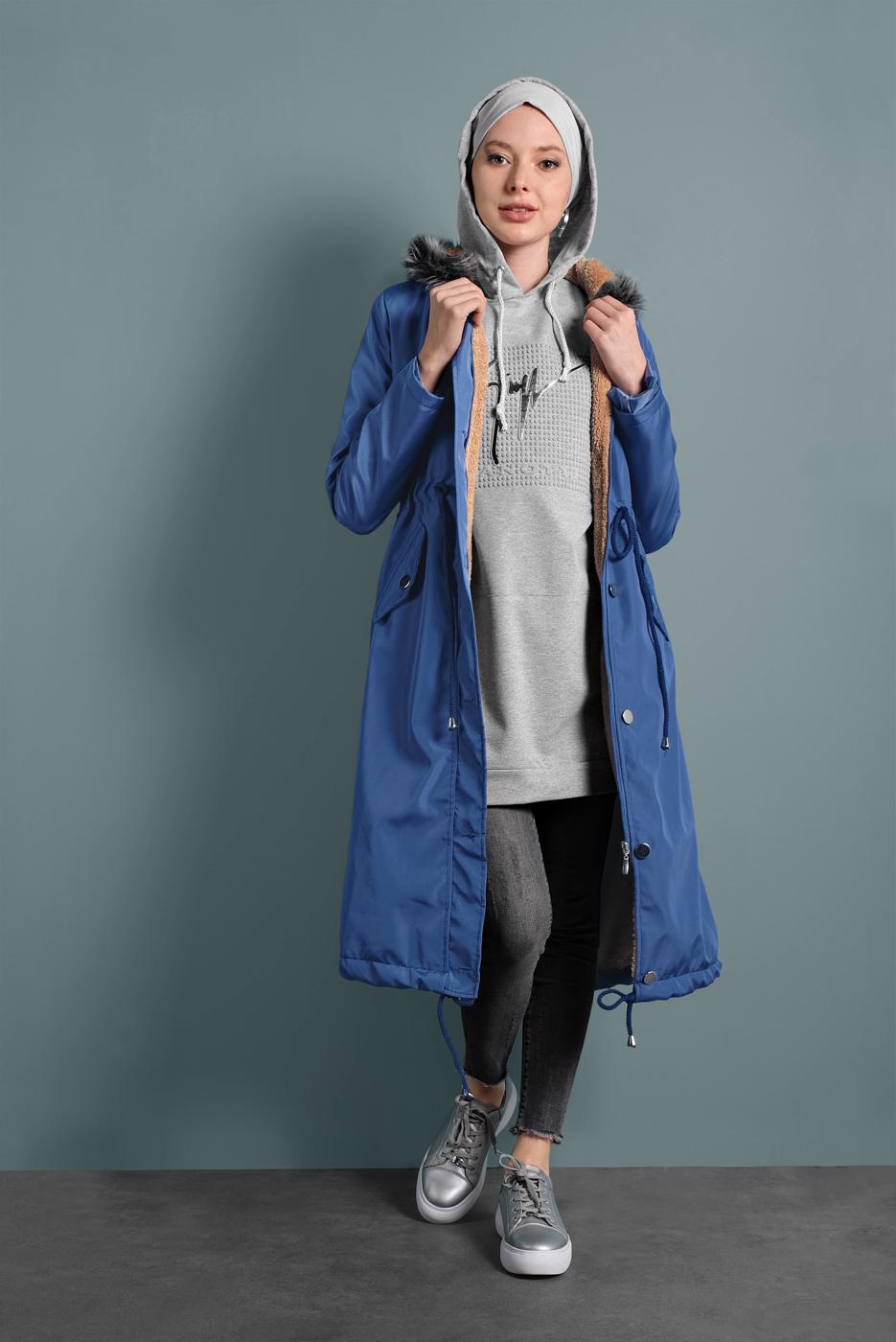 Vêtements hijab BLEU MARINE MANTEAU DE FOURRURE À TAILLE-BOUILLONNÉE AVEC CAPUCHE 5021 