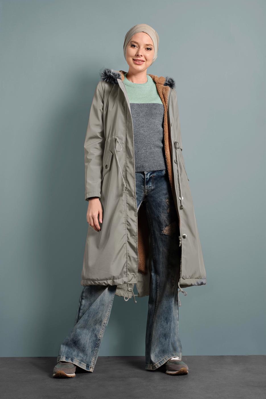 Vêtements hijab BEIGE MANTEAU DE FOURRURE À TAILLE-BOUILLONNÉE AVEC CAPUCHE 5021 