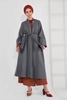 Tesettür giyim GRİ BELİ KUŞAKLI ÇITÇITLI KABAN 7605