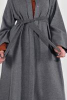 Tesettür giyim GRİ BELİ KUŞAKLI ÇITÇITLI KABAN 7605