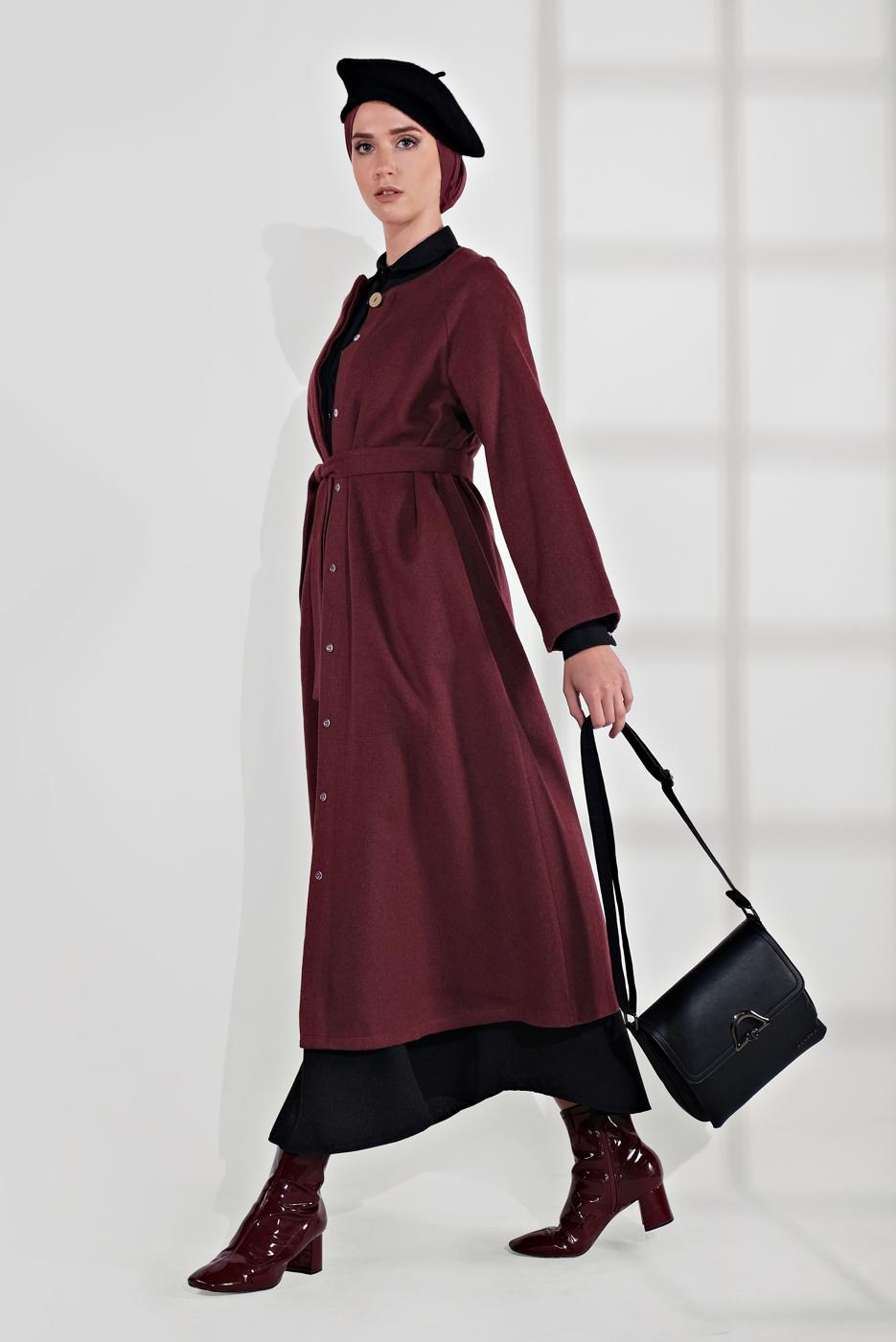 Tesettür giyim BORDO BELİ KUŞAKLI ÇITÇITLI KABAN 7605