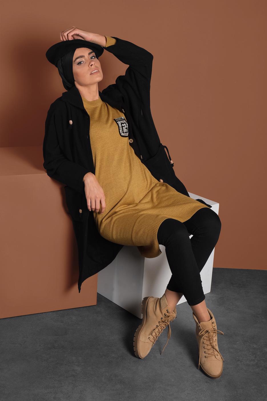 Tesettür giyim SİYAH BAĞCIK DETAYLI DÜĞMELİ  KABAN 7638