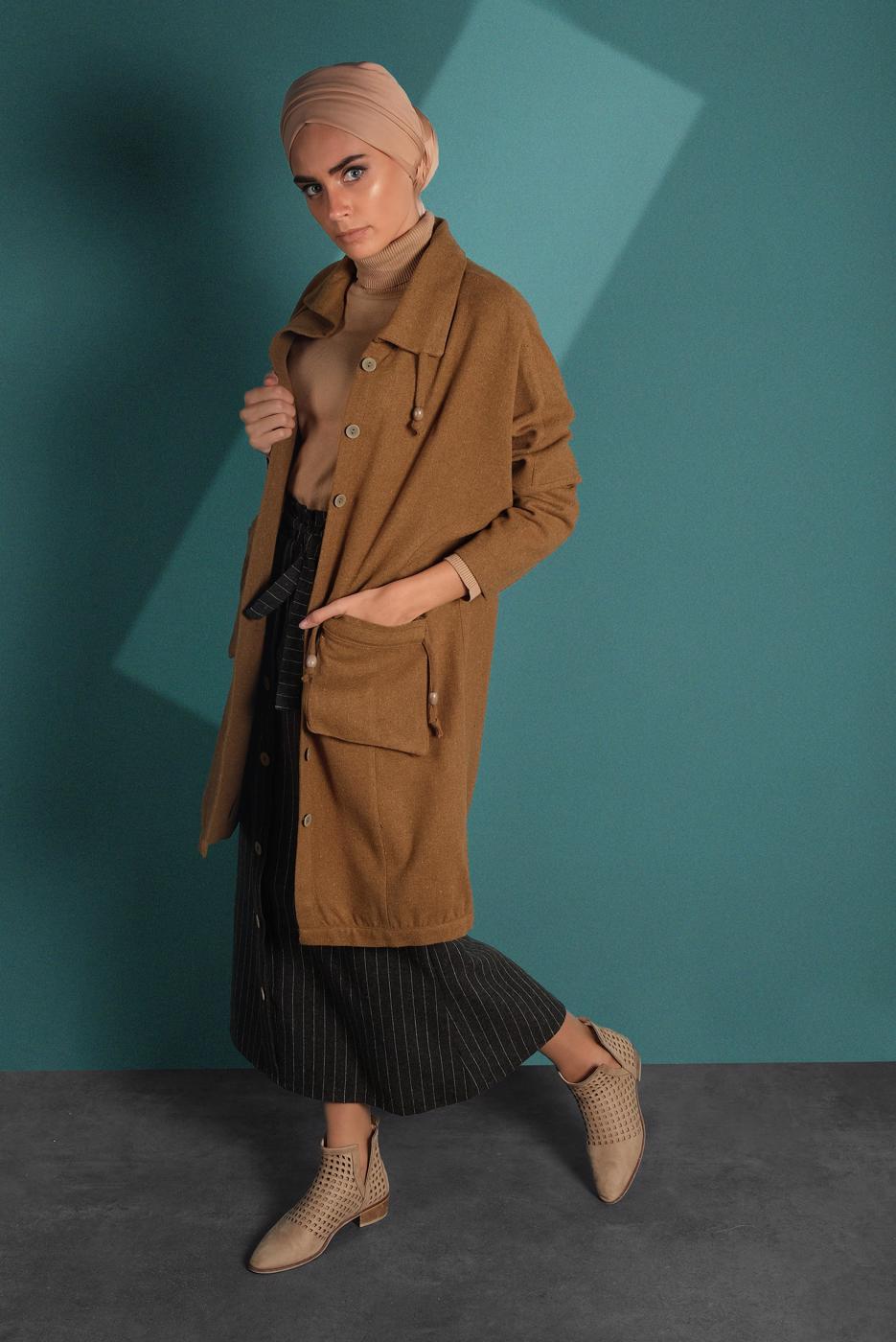 Tesettür giyim TABA BAĞCIK DETAYLI DÜĞMELİ  KABAN 7638